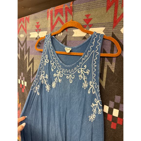 Beach by Exist Dress Blue White Cotton Embroidered Flowy Beach Resort Vacation - Picture 3 of 6